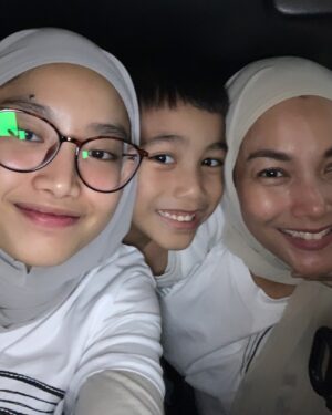 Linda Ramadhanty Instagram - Good morning 🩶🩶