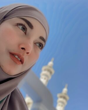 Linda Ramadhanty Instagram - Selamat menjalankan ibadah Puasa.. 
Mohon maaf Lahir dan batin.. 

#ramadhan