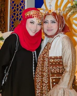 Linda Ramadhanty Instagram - Ka Dea’s @deatung2 birthday party.. 

Makeup : @its_pinkkhan @deawedding_official