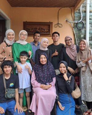 Linda Ramadhanty Instagram - Raya 2024, day 2 #rmhmama