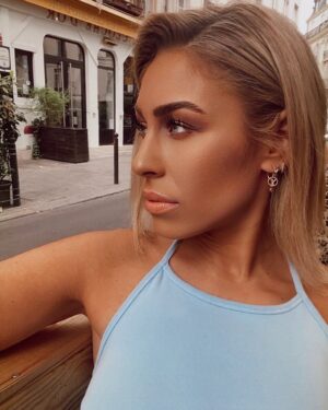 Linda Teodosiu Instagram - Streets of Paris 🦋 #ootd #portraitphotography #portrait #mood #weekend #vibes #paris #pariscafe #france #profilepictures #ootdfashion #ootdinspo #ootdstyle #fashion #fashionlover #love #happy #girl