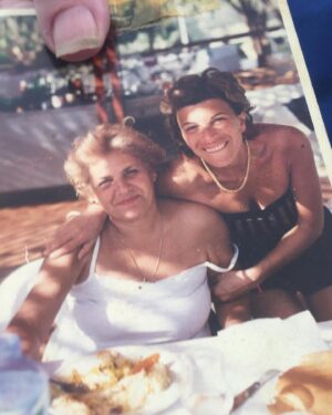Linda Youdif Instagram - Ma maman et moi y’a pas si longtemps! A agadir des vacances de ouf ❤️❤️