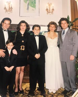 Linda Youdif Instagram - C’était en 1994 y’a pas si longtemps que ca! Là bar mitsvah de mon fils @alex_roub 😁🔥🔥