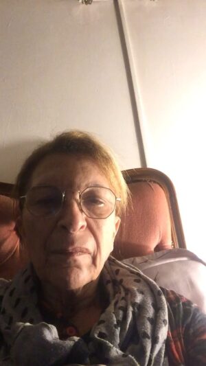 Linda Youdif Instagram - Très bonne et heureuse année 2022 ❤️❤️