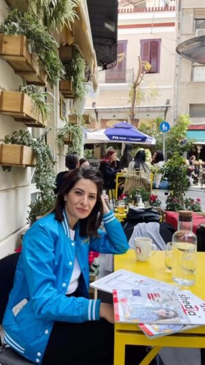 Linda Zervakis Instagram - Flashback Athen!

Passender hätte es heute nicht sein können. Wenn dein IPhone versucht, dich aus der grauen Tristesse da draußen zu entführen und dir diesen schönen Flashback serviert. 🇬🇷 - bald bin ich wieder bei dir.

#athens , #greece, #flashback #erinnerungen #urlaub #farben #iphonephotography