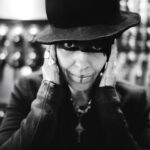 Linda Perry Instagram - Had a great chat with @marvin_thebrand about balancing the music industry and creating an equal playing field. Our mission with @equalizeher is to equalize our daughters from day one. Read more in issue no. 7 Photos: @jesselirola Words: @gembien Makeup: @angiebulmer