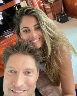 Lindsay Hartley Instagram - Repost: Amazing experience working with this uber talented group @lindsaynhartley @lovetahnee @jonstoddardofficial @autumnfederici 

Aww Sean! You are super kind and extremely talented. Grateful we were finally able to work together after so many years running in similar circles. Thank you for your thought and care in playing your character 🙏💜 to a few days left!! 🥳 #thriller