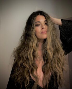 Lindsay Hartley Instagram - Been enjoying wearing clothing other than my usual on set director sweatpants haha. But, might be busting them back out sooner rather than later. #makingmovies and perhaps #makingtelevision 😁🙏🎬