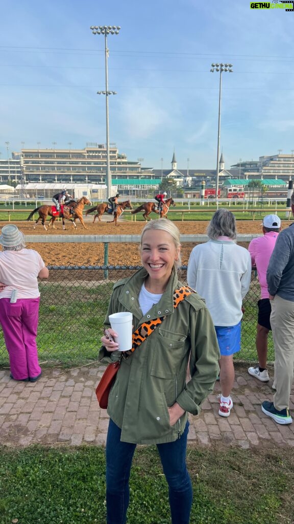 Lindsay Czarniak Instagram - Wanted to share my morning at the racetrack yesterday I love this special time! Thx for the opportunity @westpointtbreds ! #horses #horseracing #thoroghbred #thoroughbreds #sports #kentuckyderby