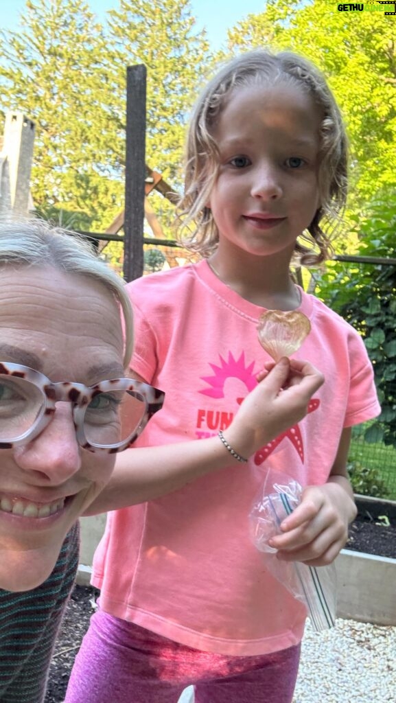 Lindsay Czarniak Instagram - One of my happiest places. Home. With my people. And all their honesty:) also we found a heart shaped leaf. My daughter always finds them #strawberries #garden #love #momlife