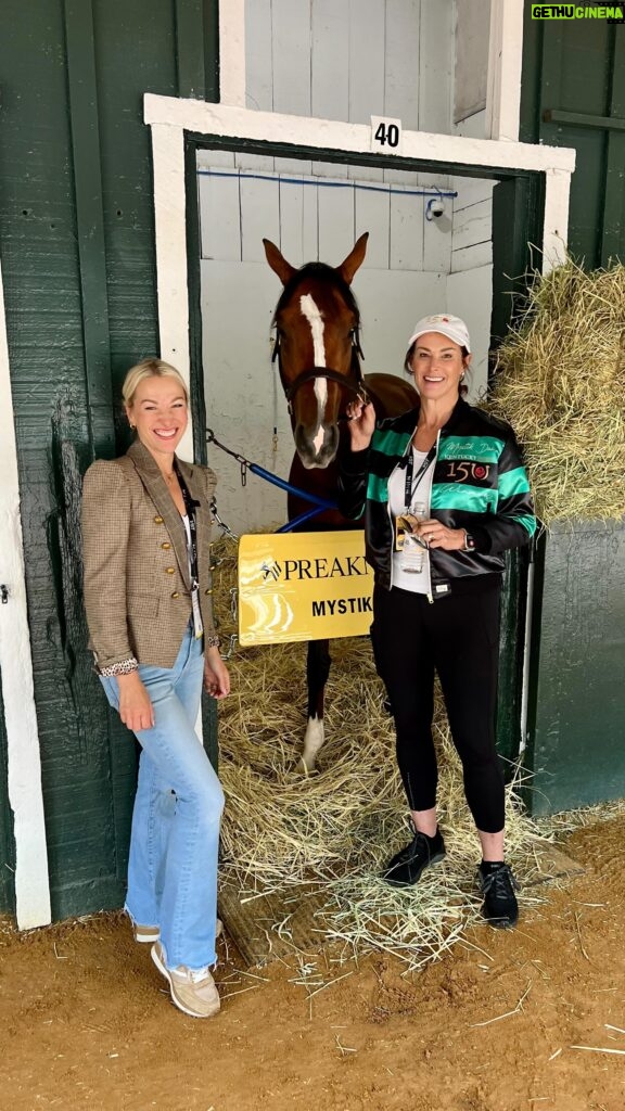 Lindsay Czarniak Instagram - Huge thanks to Sharilyn Gasaway, owner of @kentuckyderby winner Mystik Dan, for meeting us this morning. Loved hearing about her horse and what this has been like as Mystik Dan gets ready to run in the @preaknessstakes Also, she is a fellow Sigma Kappa and I LOVE hearing about how her former job as CFO or Alltel plays into this second act as horse owner and business woman. More on that to come. We began this part of the convo talking fashion. Check out how the patient Mystik Dan was hamming it up during our interview :) @sharilynjean @sigmakappasorority @americasbestracing #thoroughbred #thoroughbreds #horses #horseracing #stakeinstardom #preakness #sports