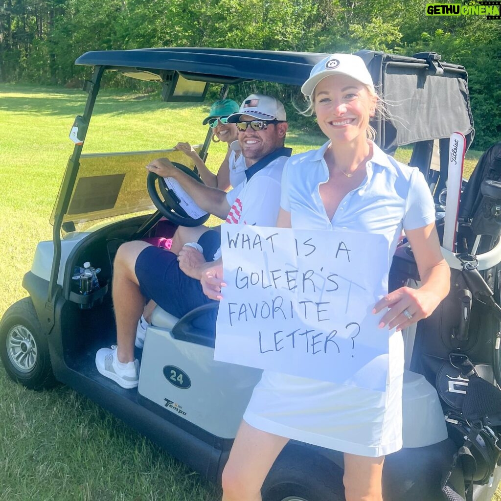 Lindsay Czarniak Instagram - Golf humor. At this point my game is literally still pretty much laughable but I'm working on it! Thx to our golf pro Kyle (pictured in the first shot) for all the tips #JOTD #jokes #laugh #golf