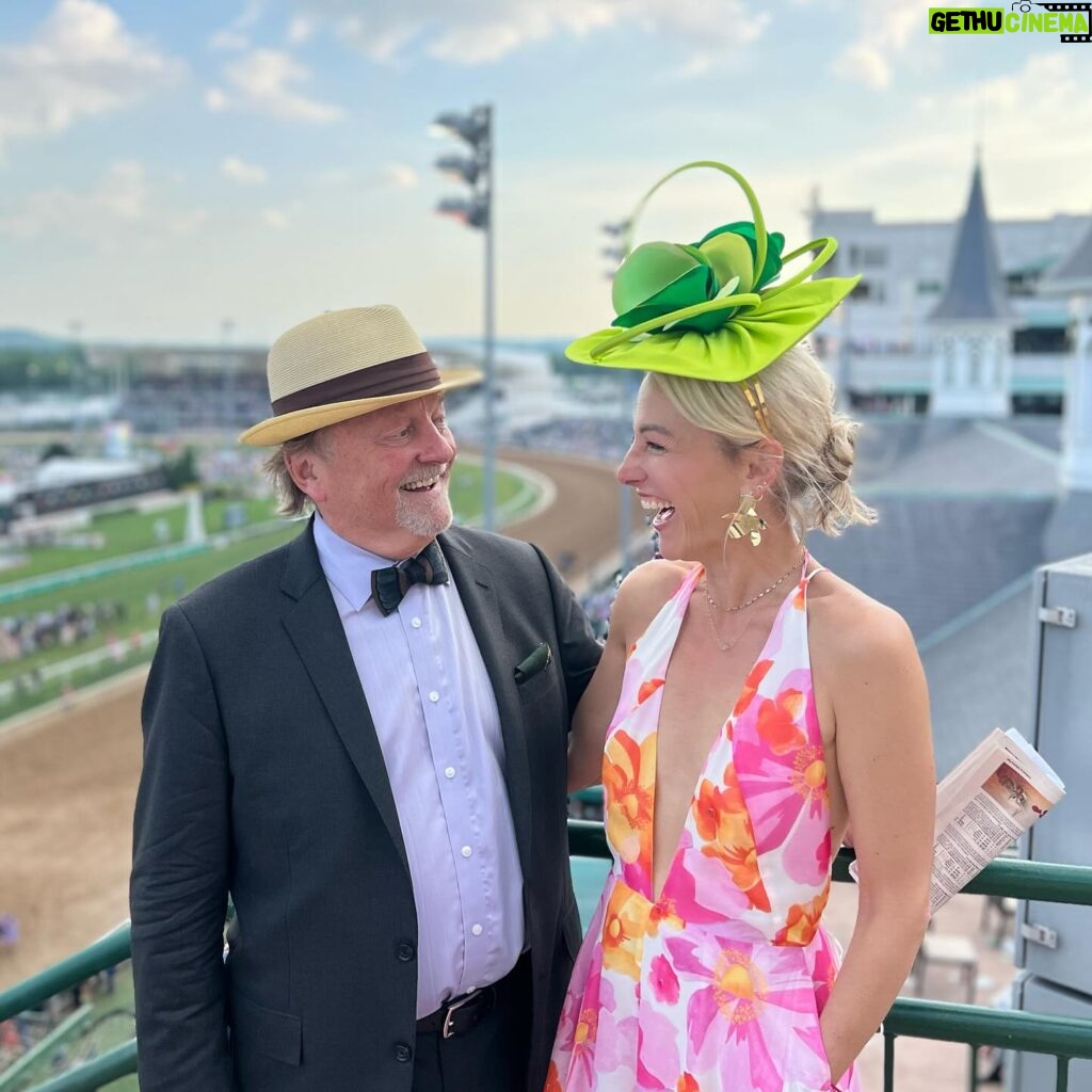 Lindsay Czarniak Instagram - What an incredible day. Congrats to Mystik Dan and all of his connections! So grateful for the chance to watch the 150th Kentucky Derby with my Dad. #kentuckyderby #horses #horseracing #thoroughbred .#thoroughbreds