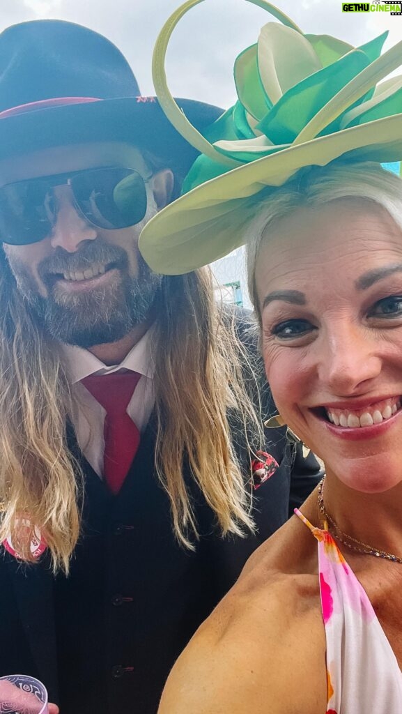 Lindsay Czarniak Instagram - With sound now! Pumped for my friend Jayson Werth (World Series champ) Found he and his wife after walking the red carpet. Had to get his thoughts on his horse Dornoch running in the Derby. Crazy to think in a few hours he could be a Kentucky Derby winner! #kentuckyderby #horses #horseracing #baseball #thproughbred #thoroughbreds #americasbestracing