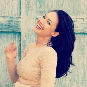 Lindsey McKeon Instagram - HAPPY 🌎 KINDNESS DAY! May U Find Joy & Pleasure In The Little Things, Spreading 💕 Wherever U Go!!! X #happy #smile #vibes #worldkindnessday #tuesdaymotivation @clairethomasina 📸