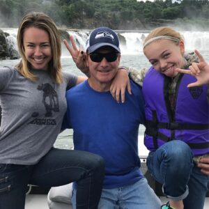 Lindsey McKeon Instagram - HI EVERYONE... I AM POSTING SOMETHING THAT FEELS RISKY FOR ME TO SHARE BUT NECESSARY AT THIS TIME. Recently my father was diagnosed with cancer, I have set up a go fund me (link in bio) and would love your support and for you to share & help spread the word as much as you can during this trying time. THANK YOU SO VERY MUCH 🙏💞🙏 #family #cancersucks #gofundme http://gf.me/u/tq9wca