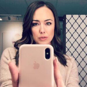 Lindsey McKeon Instagram - OH, HEY THERE.... 😉 #pink #makeup #curlyhair #selfie @tanamedinamakeup