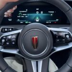 Linni Meister Instagram - Annonse/samarbeid/ Jeg har falt pladask for HONGQI E-HS9! Hva er det ikke å like med denne råe bilen?! (Bla til side for flere lekre bilder) Den har alt man kan drømme om i en bil. Synes derfor det er helt fantastisk at en så lekker og unik bil som HONQI fra @hongqi.norge har et ellevilt leasingtilbud nå:    Leasing av E-HS9 Exclusive kr 6.995/md. og fastrente 2,8% Startleie kun kr 52.250. Etabl.geb. kr 4.995. Tot. kr 308.933. Bindingstid 36 md./45.000 km. 4WD, vinterhjul, metallic lakk, matter og 6 seter er inkludert i prisen.  For et tilbud😳 Vet om flere som ønsker seg denne bilen, så om du slår til nå, får du den billigere enn noen gang! 🥳 Man kan få bilen enda billigere om man dropper massasjen, men personlig mener jeg det er verdt å betale litt ekstra for, da det tar kjøreopplevelsen til nye høyder🤩