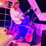 Linni Meister Instagram – To be continued🎙️🎸🤟🏽 @starlabstudiosofficial