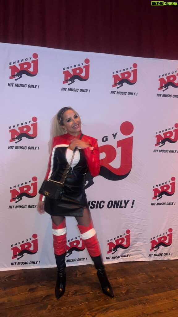 Linni Meister Instagram - 🖤💋❤️‍🔥Takk for meg @nrjnorge 💋 #nrjawards