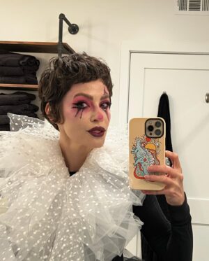 Linsey Godfrey Instagram - This is Halloween 🎃 👻👹🧚🏻💀
Featuring the little bird
