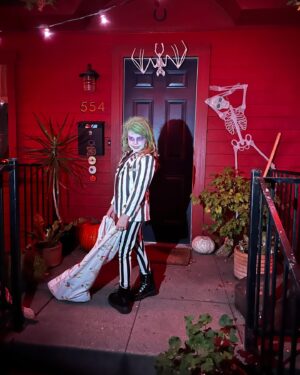 Linsey Godfrey Instagram - This is Halloween 🎃 👻👹🧚🏻💀
Featuring the little bird
