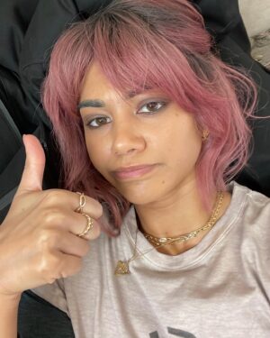Lisa Ambalavanar Instagram - Messy dump 🩷🖤💜 Titans season 4 on Netflix now.