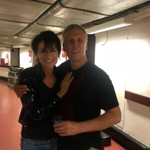 Lisa Stansfield Instagram - Bumped into Bez back stage at the Royal Albert Hall, a Manchester legend and a lovely friend. X