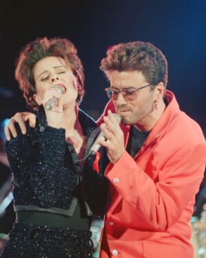 Lisa Stansfield Instagram - This week in 1993 the Five Live EP was number 1 and stayed there for three weeks. Such an incredible experience. It felt so wonderful the two of us singing together so freely. Beautiful memories. 🕊️♥️
