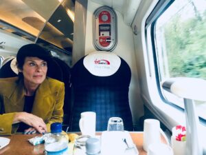 Lisa Stansfield Instagram - Off on a little trip to London. X
