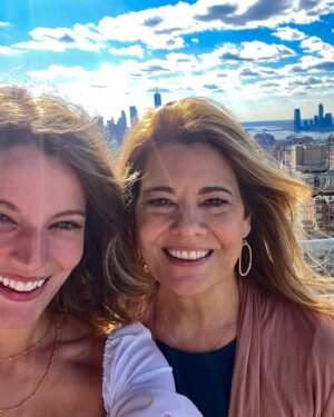 Lisa Whelchel Instagram - Celebrating my baby girl’s birthday with High Tea in NYC. ☕️🫖🗽🛕🍎🎂🥳