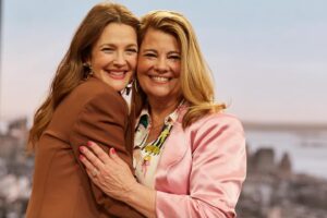 Lisa Whelchel Instagram - Such an amazing time with @drewbarrymore talking about daughters, growing up in show business as a child and the season premiere of @collectorscall. Check local listings and tune into @thedrewbarrymoreshow today to join the fun and hugs! 🤗