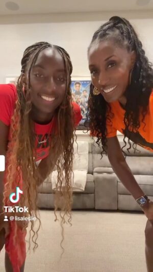 Lisa Leslie Instagram - What’s a mom to do?💃🏾💃🏾💃🏾💃🏾 Dance😂😂😂