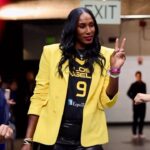 Lisa Leslie Instagram – When SHE enters the room🔥🏀✌🏾

#wnba #lasparks #basketball #womensbasketball #womenssports #lakers #womeninsports (via la_sparks/ig)