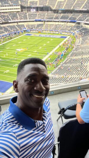 Lisa Leslie Instagram - Calling all Cowboy Fans @shaq @kevinhart4real @deionsanders @michaelirvin88  @kingjames This pretty much sums it! The roller coaster ride is over😂😂😂😂