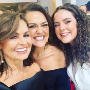 Lisa Wilkinson Instagram - Logies red carpet squad…❤️❤️❤️❤️❤️❤️
@zotheysay @hamishblakeshotz @pjhelliar @georgie_tunny @angelabishop10 @whatsarahsnapped @georgieparker @myfwarhurst @joelcreasey @melaniebracewell 
#logies #logiesredcarpet