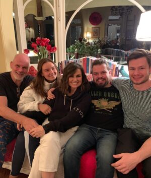 Lisa Wilkinson Instagram - Sending love on this Mother’s Day to all the mums out there past and present. Thank you for all you do 465 days a year…because we all know that packing in another 100 days while everyone else is sleeping is just a part of the job description. Big hugs, especially to all those who are missing theirs today. 
♥️🌺♥️🌺♥️🌺♥️🌺♥️🌺