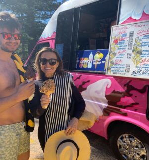 Lisa Wilkinson Instagram - Saturday surf, my boy Louis, Mr Whippy double choc-dipped with nuts, and a side of Greensleeves.🎶🎼
For just a moment, what pandemic?
❤️❤️❤️🏄‍♀️🌞🕶👒