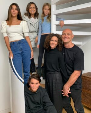 Lisa Wilkinson Instagram - Life is fragile. And no-one knows that better right now, than multi-Olympic-gold-medallist and former seven-time World Record holding champion swimmer, @michaelklim1.

Since his days smashing it in the pool alongside lifelong buddies, Ian Thorpe, Daniel Kowalski and Chris Fydler, Michael’s world has now become one of chronic pain and endless hospital stays, after he was diagnosed with a crippling auto-immune disorder with no known cure, called CIDP.

Those legs and feet that years ago propelled him to greatness in the water have been eaten away and left him unable to walk, unassisted. And his future right now is unknown.

Tonight, on the Sunday Project, I sit down with Michael, his wonderful partner Michelle, and gorgeous kids, Stella, Rocco and Frankie, who are all fighting alongside him to try and raise awareness of this crippling disorder.

This disease is incredibly cruel, and Michael is, quite simply, a beautiful man.

Tonight, 6.30pm on @theprojecttv on @channel10au 

@ian.thorpe @michelleowen @fydes02 @danielkowalski775