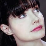 Lisette Morelos Instagram - Que cool se ve la portada de @sin_origen en japonés! 😍 @rigocasta @michael.caissie