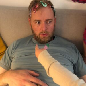 Live Nelvik Instagram - Mitt menneske i livet har bursdag. 
Gratulerer med 40-årsdagen, og takk for at du passer på meg, børnen og beina mine. Enten de har flis eller er gravide.
Jeg ELSKER deg. (Også her på internett så alle kan se det. Vet du liker sånt)
@toresagen