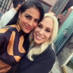 Liz Gallardo Instagram - #diadegrabaciones entradas @elamornotienerecetaof Feliz y agradecida de compartir con esta gente bella , chambeadora y talentosa! Ya pronto estrenamos! No se la pierdan! 📺🎥🙏🏼✨🫶🏼🎁 #canaldelasestrellas #Feb19 8:30pm Síganme en mi TikTok LIZGALLOGALLARDO donde compartiré más videos detrás de cámaras!