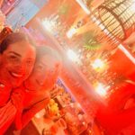 Liz Gallardo Instagram - Unas mini vacaciones para recargar las pilas antes de arrancar nuevo proyecto……. Pronto les cuento! 😍👍🙏🏼🎥📺👏🏼👏🏼👏🏼👏🏼👏🏼 Uno de los mejores viajes de mi vida con mi #foreversoulmate @inchisandrose para celebrar su cumple especial y reafirmarnos , como bien lo aprendimos en nuestra bíblia #sexandthecity , que NUESTRAS ALMAS GEMELAS REALES, SON NUESTRAS VERDADERAS AMIGAS. 👩🏻‍🤝‍👩🏼✨ #mommycarrie #babycarrie #fridakhalor Y para que no se nos olvide , me hice con ella mi primer tatuaje ! Tanto me resistí pero me encantó el resultado! Gracias a @li.poke por su hermoso trabajo #handpoke Una belleza! 😍😍😍 Búsquenla ! Está en #puertoescondido #oaxacamiamor #amigasporsiempre #almasgemelas #soulmate 👩🏻‍🤝‍👩🏼🩵✨💚🎊 #travelfriends #cerrandociclos
