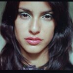 Liz Gallardo Instagram - #tbt de cuando era joven , bella , flaca , y tenía muchas ilusiones y sueños por cumplir. Año 2000………. Recién llegada a la Ciudad de México (antes el DF) y conociendo a poca gente , me atrapó el ojo 👁️ Magico de @gonzalomoralesphoto , con su enorme talento y su gran pasion. El vio en mi lo que yo no podía ver…. ……… 🙏🏼✨🩵 Las mejores fotos de mi vida sin duda. 📸 Y el autor de mi apodo eterno…….. 🐓 #migallogallardo me decías……… 🤣🤣🤣🤣😍 Te quiero Gonzi ! P.d y el día que llegue , fue el día que gano @vicentefoxq las elecciones y el país se puso de cabeza! Nunca olvidaré ese día ! #memorias #picoftheday #recuerdos #mexicocity #lacapital #lacapirucha #eldefectuoso #mexicodistritofederal #condesadf