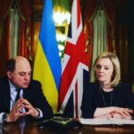 Liz Truss Instagram - We stand with Ukraine. 🇬🇧🇺🇦