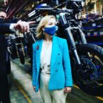 Liz Truss Instagram - Seeing the Triumph in Thailand. #motorbike #britishindustry 🏍🇬🇧🇹🇭