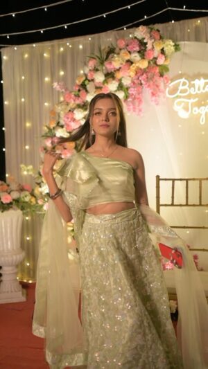 Liza Sarkar Instagram - " meri duniya tumhi ho tum hi Aasra " 🌿🥀

#kahani #kahanisuno❤️🕊️ 

📹 @s_o_u_g_a_t_a_h_a_l_d_e_r