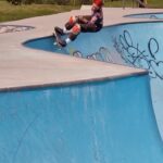Lizzie Armanto Instagram - Little Sesh at my favorite park. Also skating @Axelcrusher @Vans. 💘 📱 @doggydagger