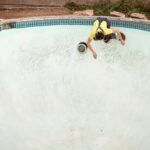 Lizzie Armanto Instagram - one & only sesh before they demoed our pool. It was fun to watch my friends rip! I was hoping to get a grind but pool skating is hard. ♥️ 📸 @andrewjamespeters