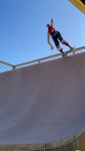 Lizzie Armanto Instagram - Blue skies & pink vert ramps. Skating my @vansskate Lizzie Low shoe. 💘🛹👟 Little line filmed by @daneburman